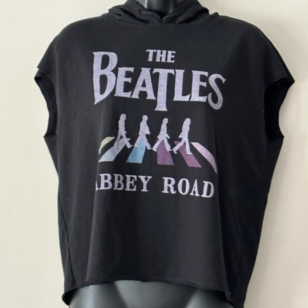 NWOT The Beatles Abbey Road Size Medium Black Muscle Hooded Sweatshirt
